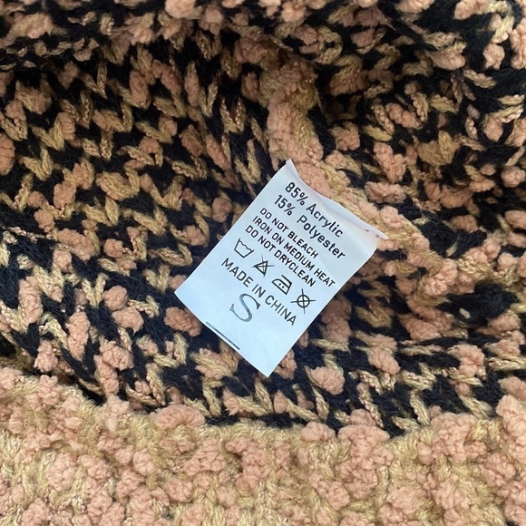 Doublju NWT distressed and oversized v-neck sweater. - Picture 6 of 11